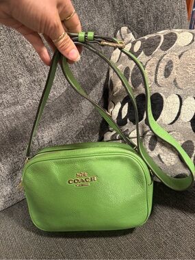 COACH Green Jamie Pebbled Leather Camera Crossbody Bag with Gold Logo